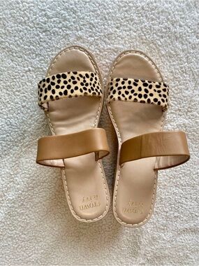 Crown & Ivy Caroline Cork Wedge Sandals Leopard Calf Hair Tan Size 10M